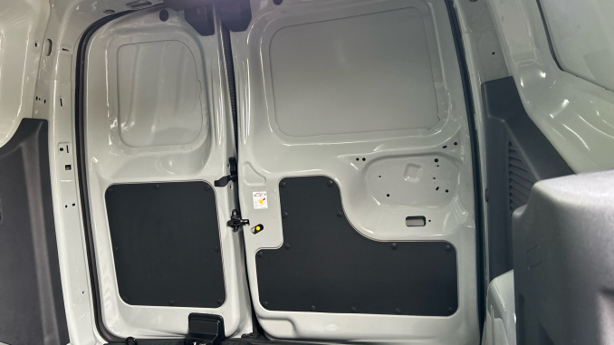 Ford Transit Courier Diesel 1.5 EcoBlue Trend Van - Image 14
